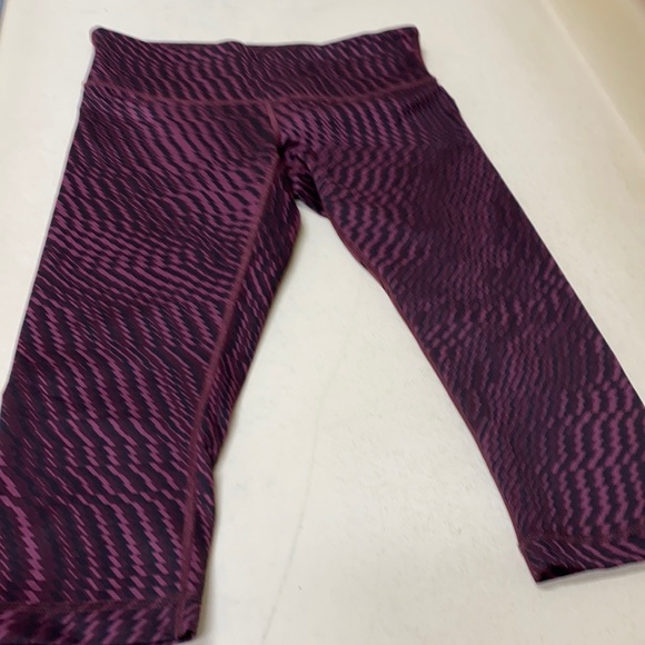 LULULEMON || Wunder Under Crop III Pants Zig Zag🌺 - Picture 4 of 10